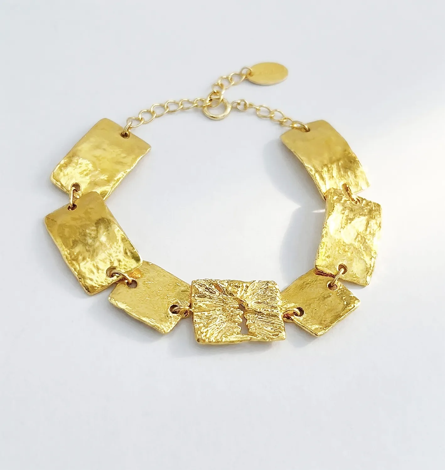 Elise Tsikis Masias bracelet or martelé 13 cm