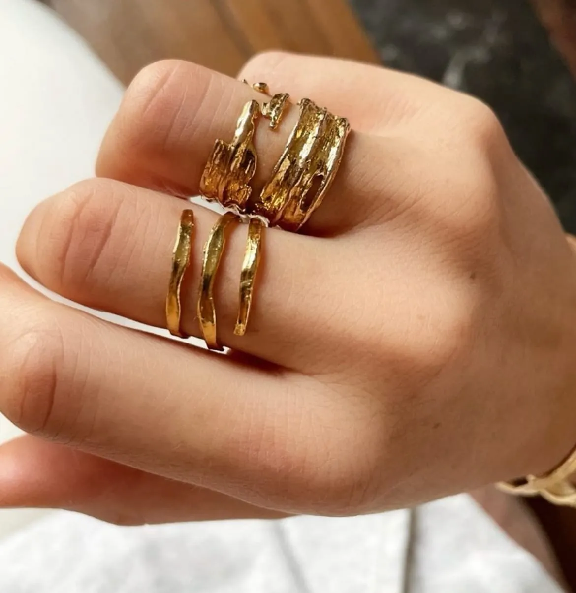 Elise Tsikis Kota bague texturée réglable or jaune