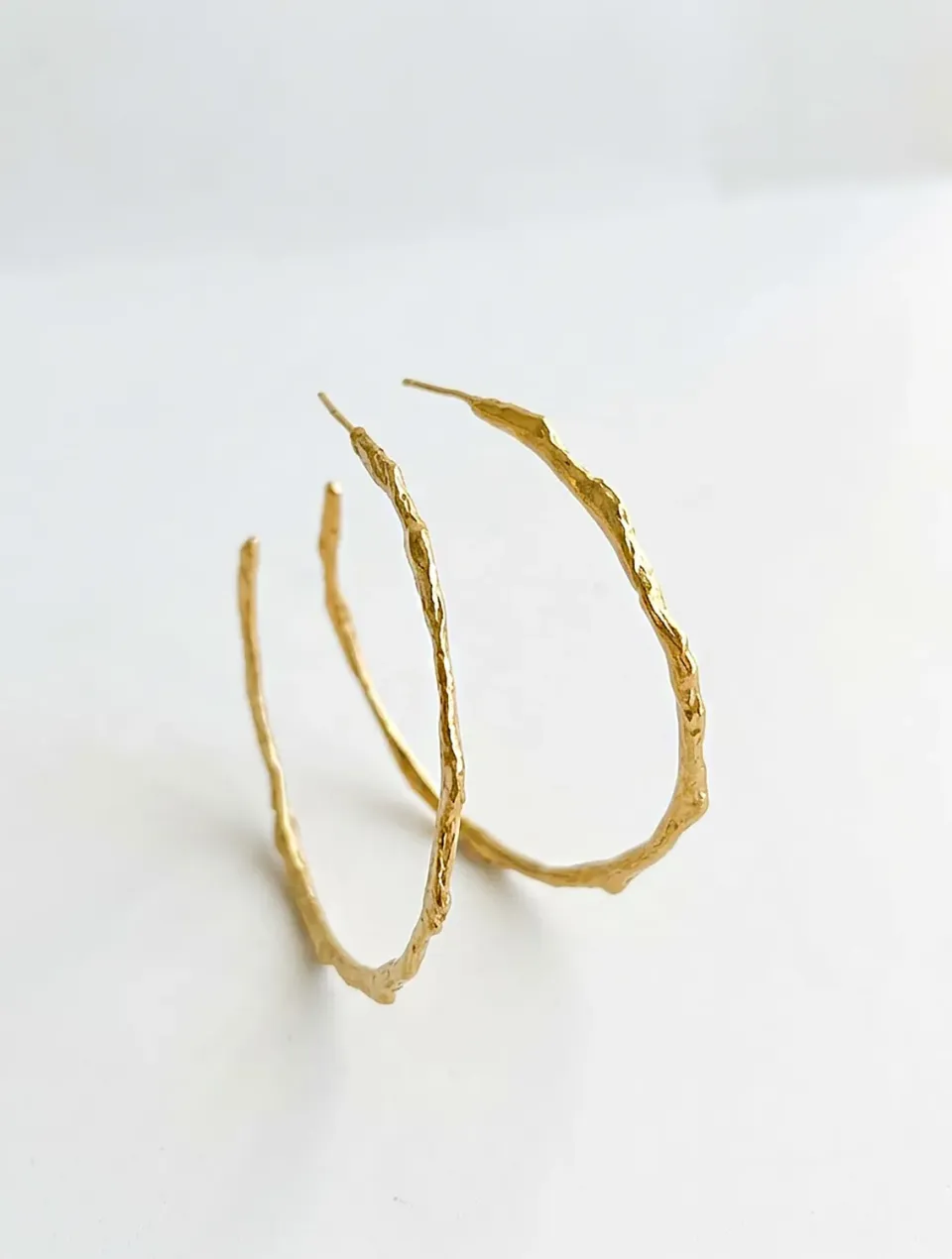 Elise Tsikis Dassi boucles créoles dorées 6 cm
