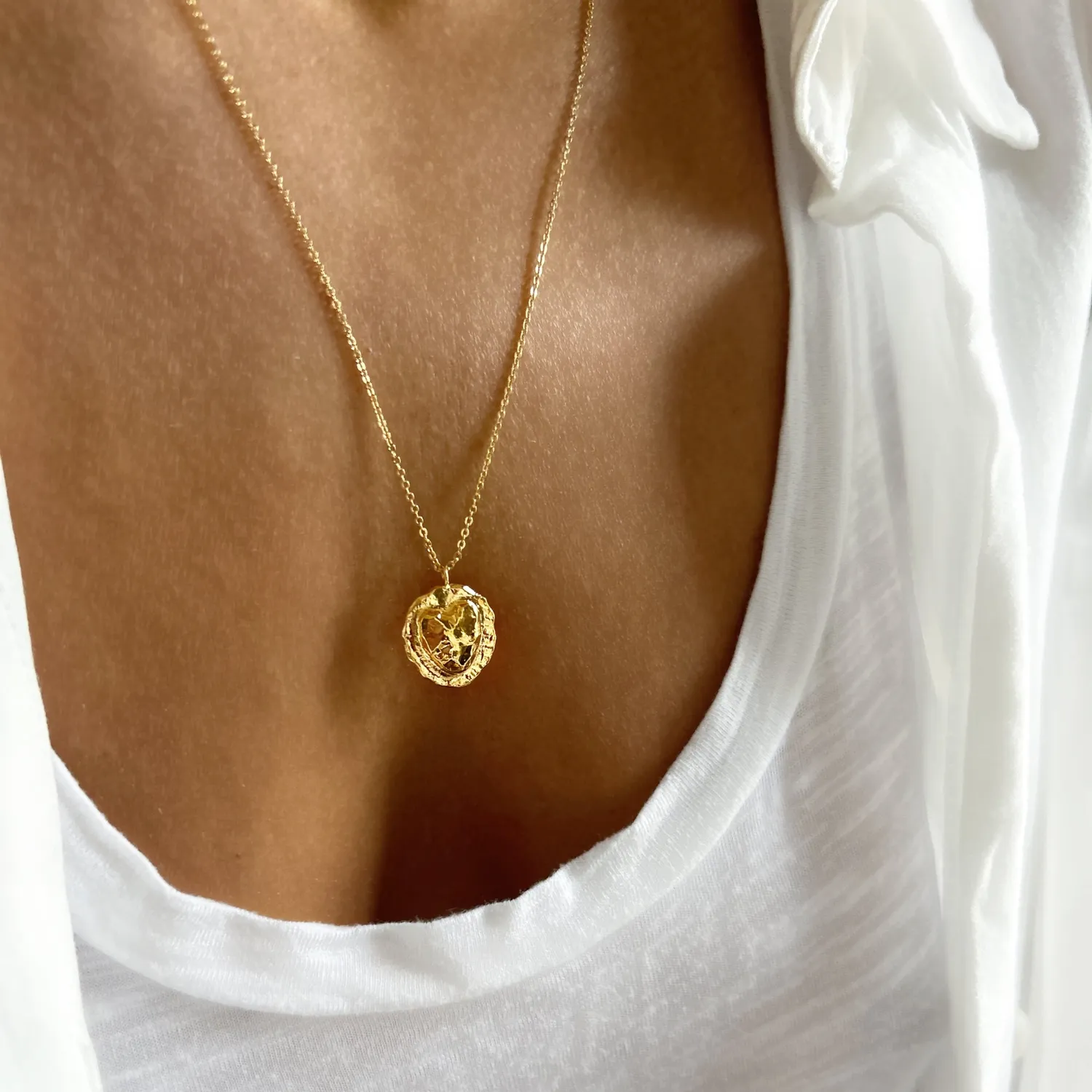 Elise Tsikis Travia collier coeur or jaune 55 cm