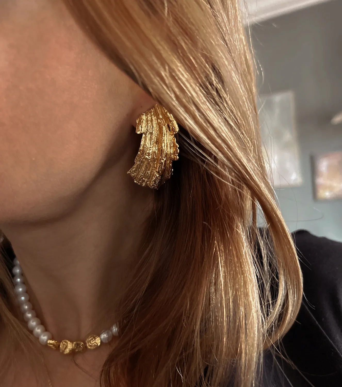 Elise Tsikis Helios Gaia boucles d'oreilles or coquillage