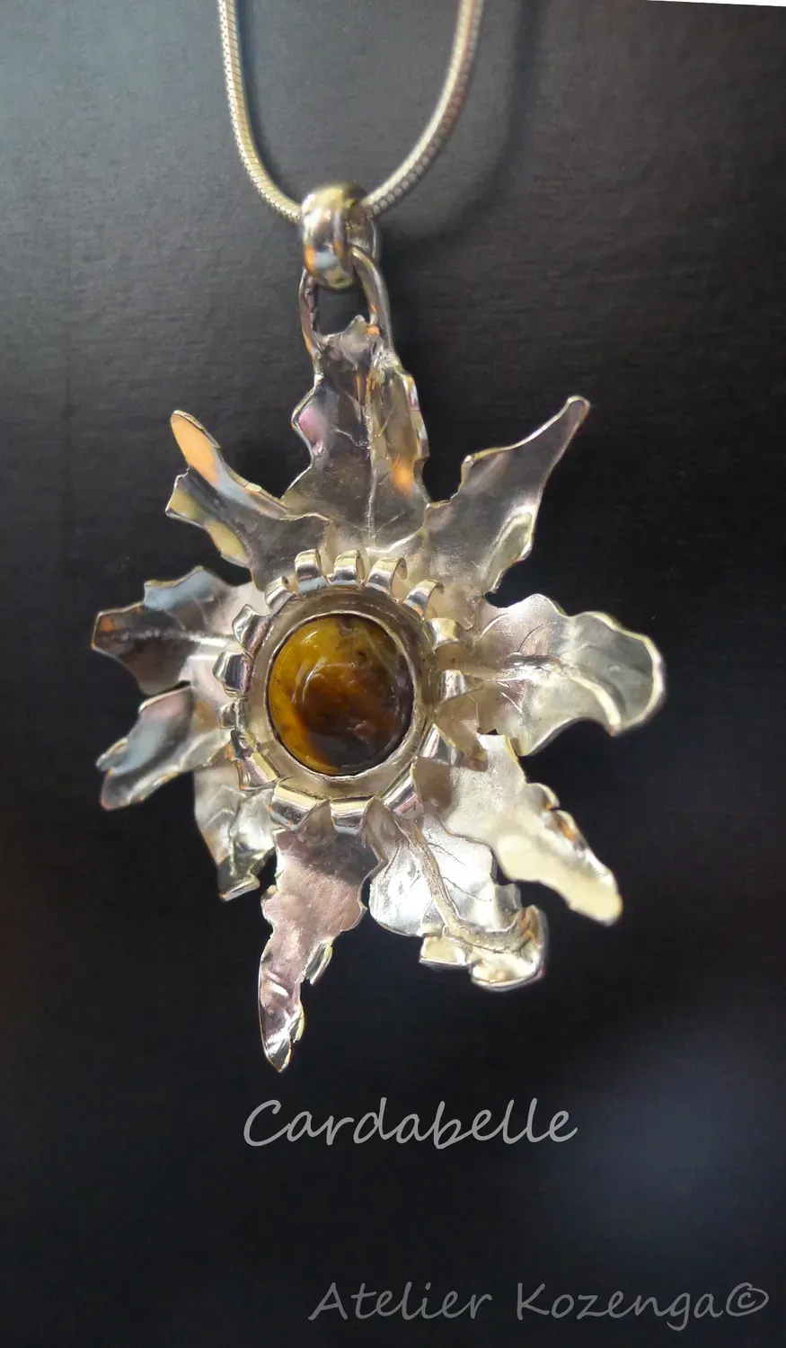 L'Atelier Kozenga Cardabelle pendentif argent œil de tigre