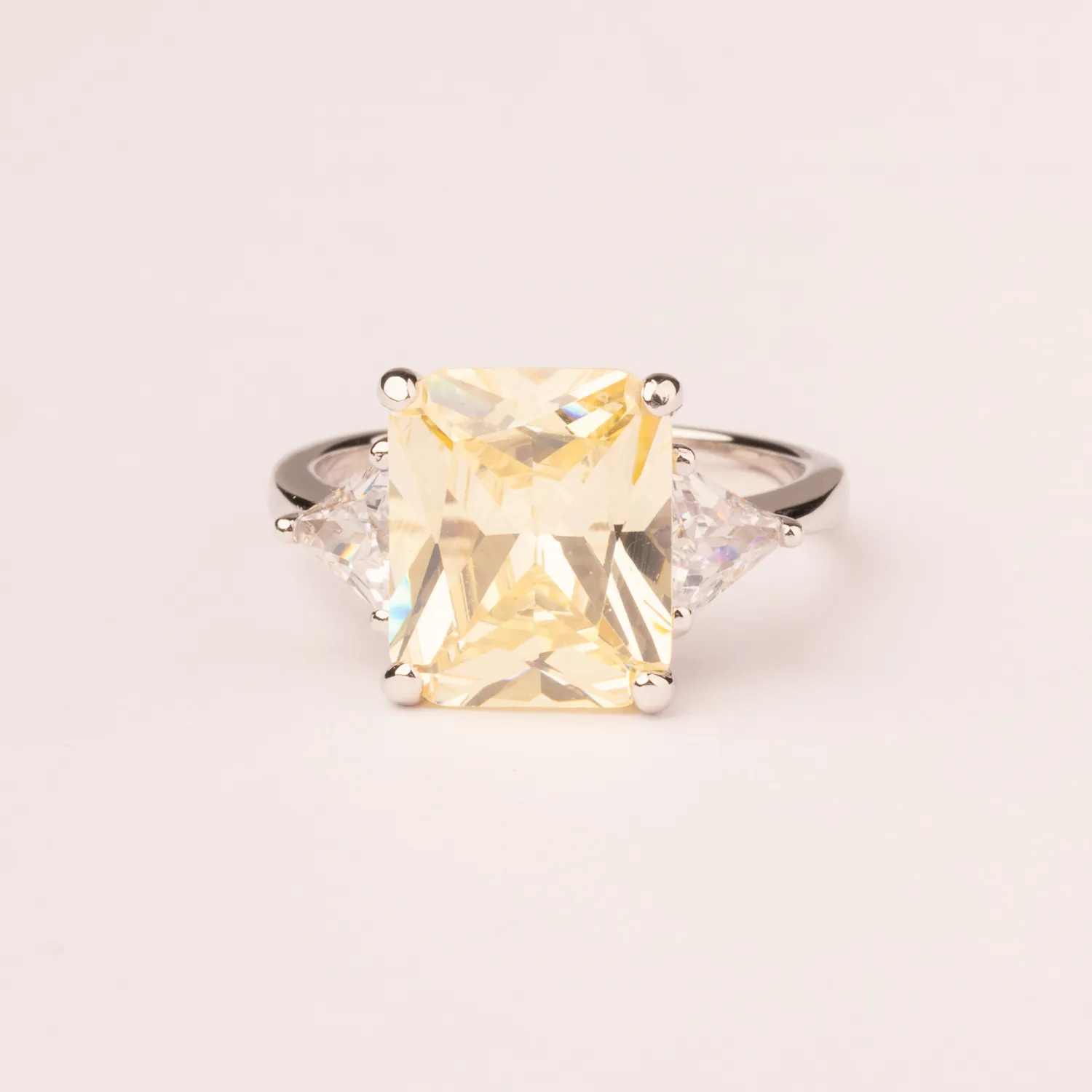 ULTIMA EDIZIONE bague zircon taille émeraude couleur