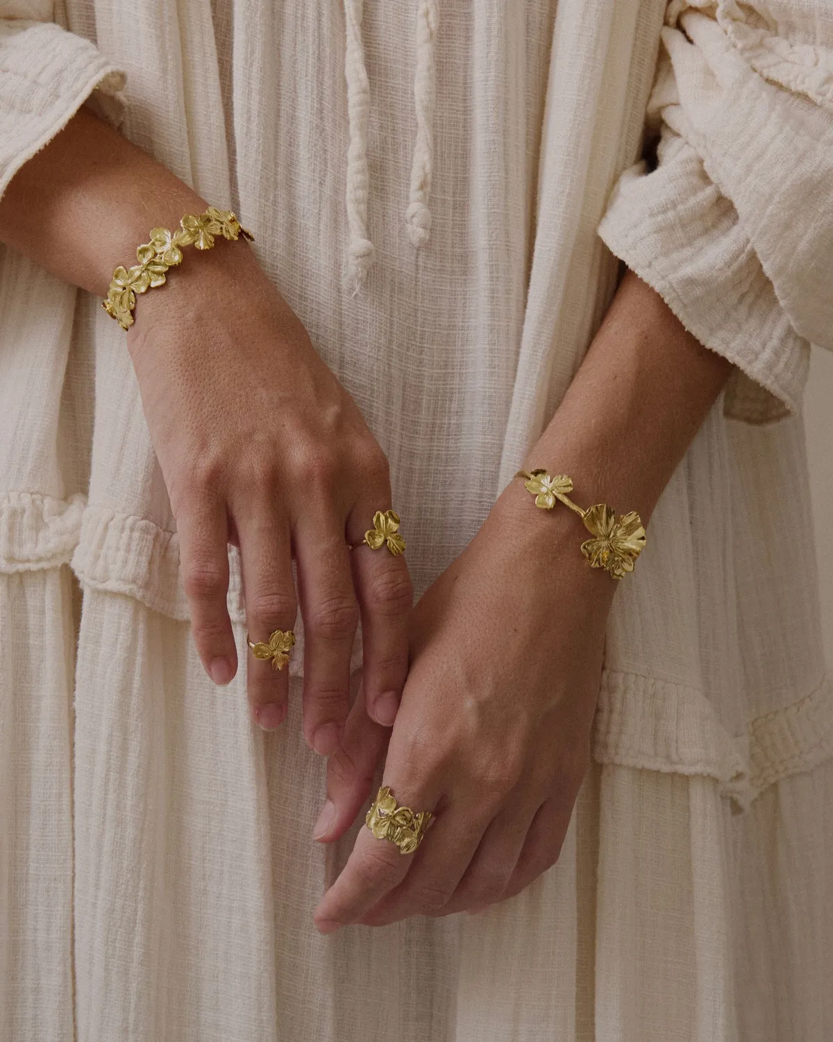 Elise Tsikis Elysia Small bague fleur or jaune