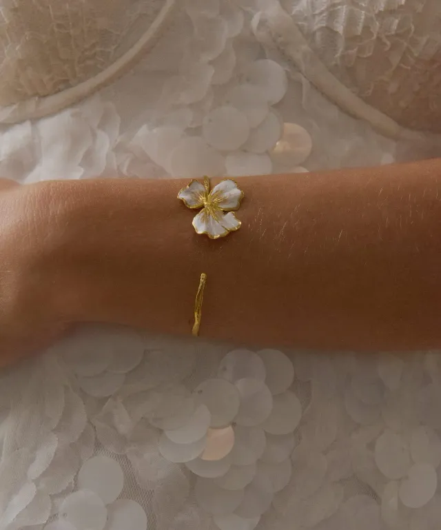 Elise Tsikis Eunoia bracelet doré fleur émaillée