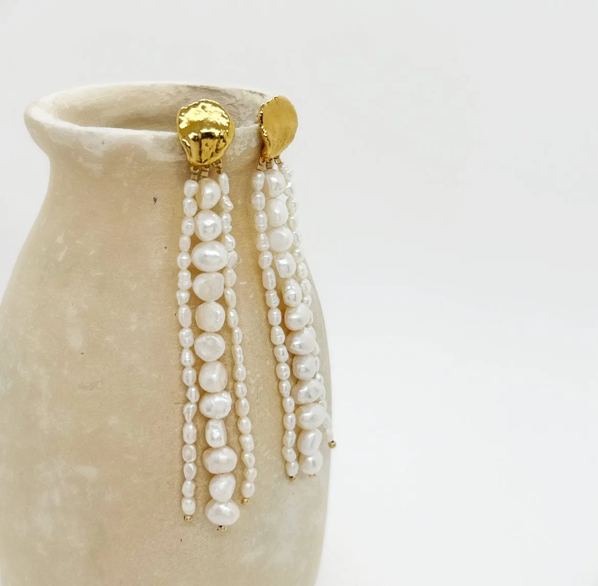 Elise Tsikis Zapti boucles d’oreilles pendantes perle eau douce