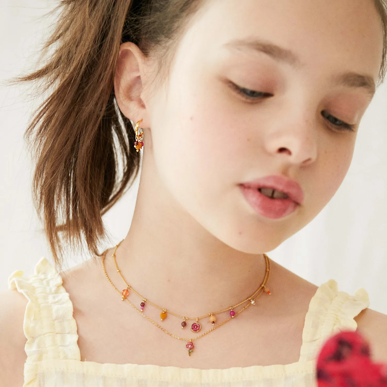Elise Tsikis Iris collier fleur rose longueur femme doré