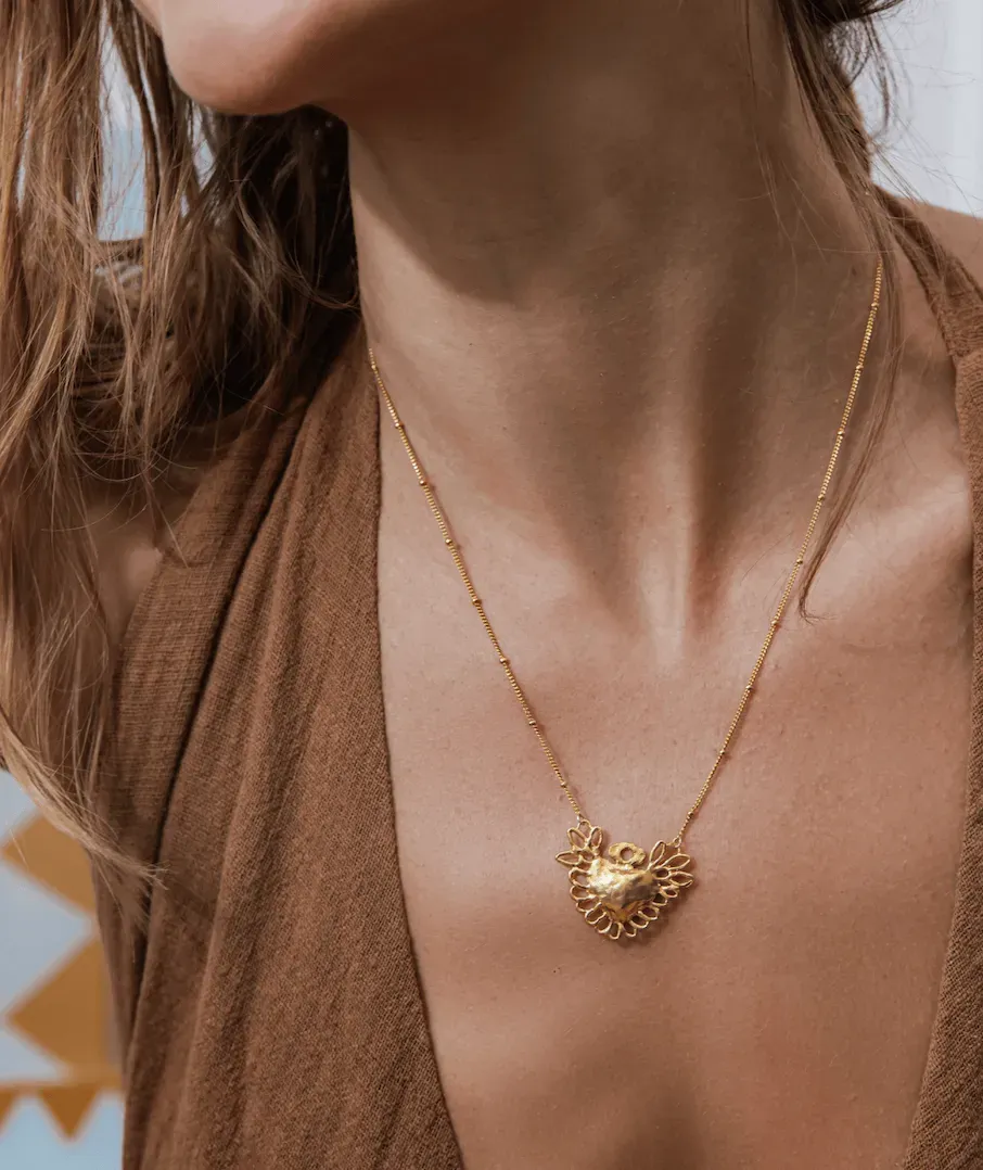 Elise Tsikis Klaina collier perles héritage grec doré