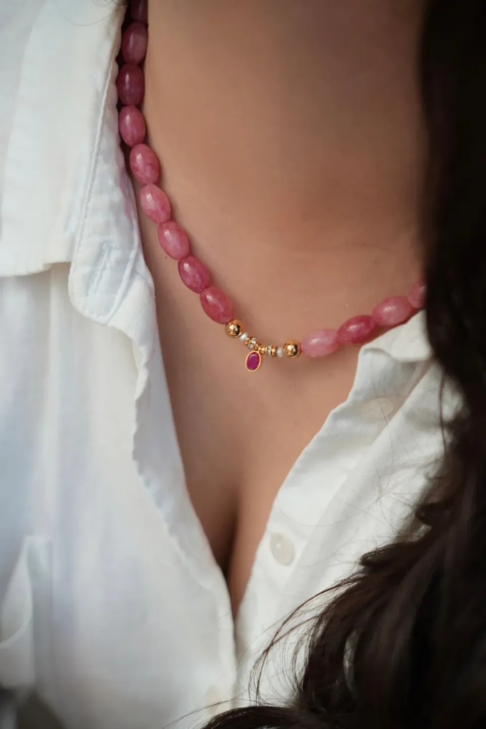 Cloralys Giulia collier ras-de-cou 37 cm fuchsia doré