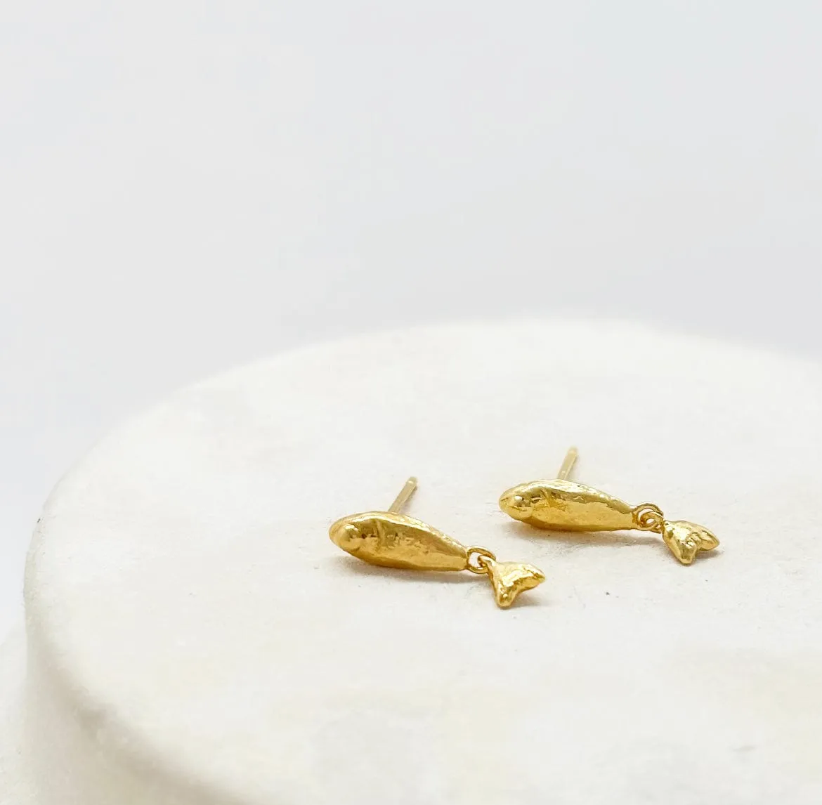 Elise Tsikis Peska boucles d’oreilles dorées 1,8 cm