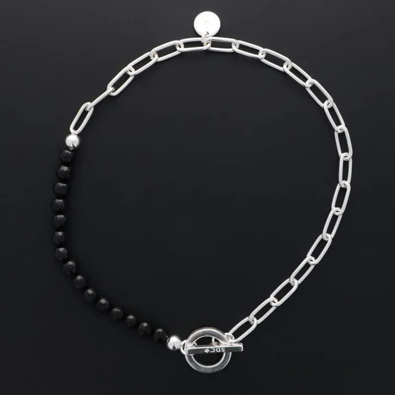 Secret de Cuir N°911 collier chaîne perles noires argenté