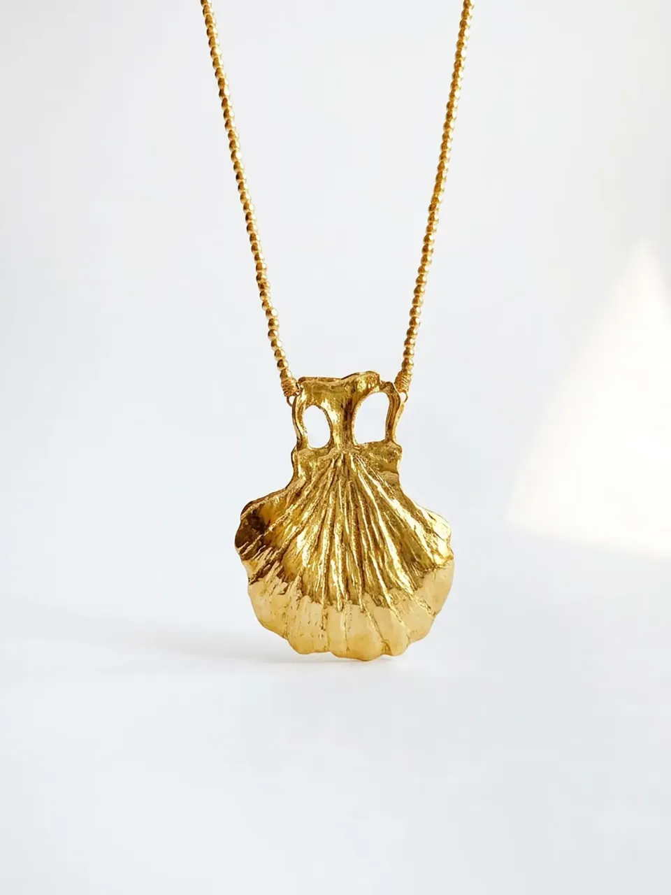 Elise Tsikis Kirykos collier doré fantaisie