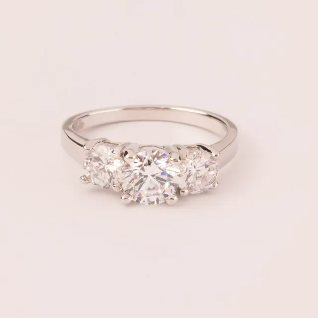 Ultima Edizione trilogy 6.5 mm bague pierre centrale