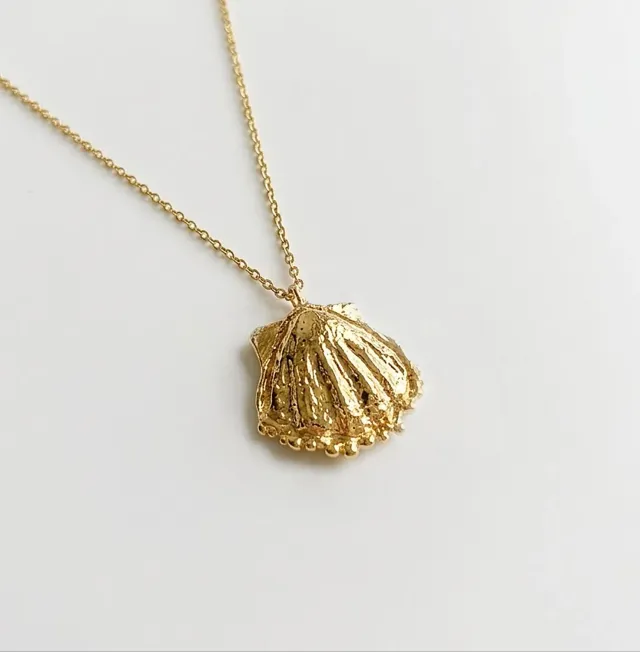 Elise Tsikis Neptune collier coquillage chaîne 45 cm