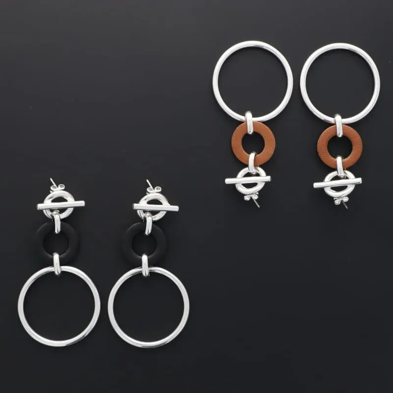 Secret de Cuir N°906 boucles d'oreilles cuir argenté