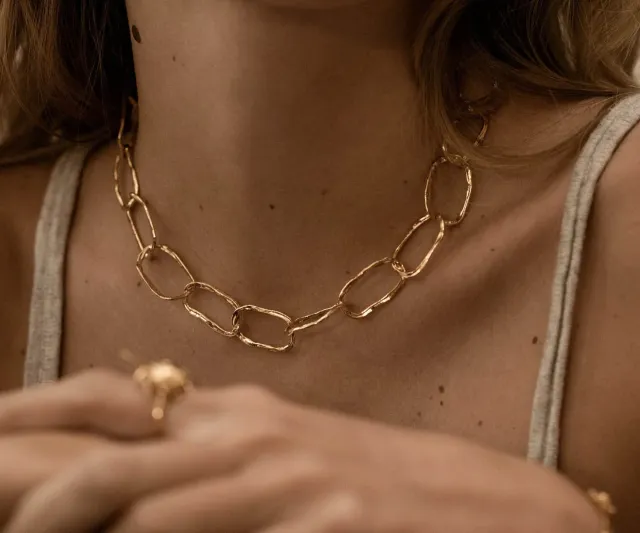 Elise Tsikis Epure collier Pia mailles or jaune 36 cm