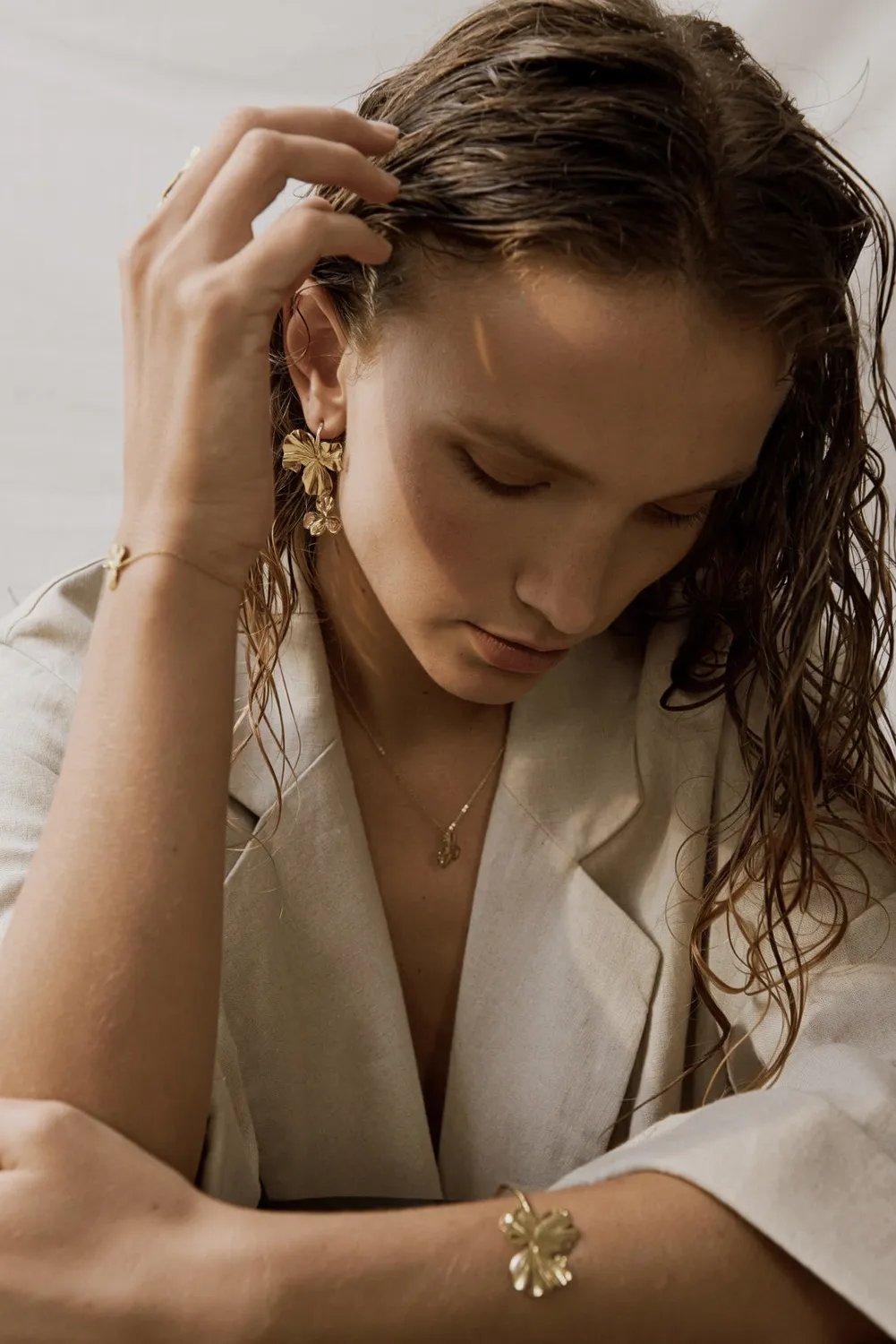 Elise Tsikis Oréade boucles d'oreilles créoles 6,5 cm doré