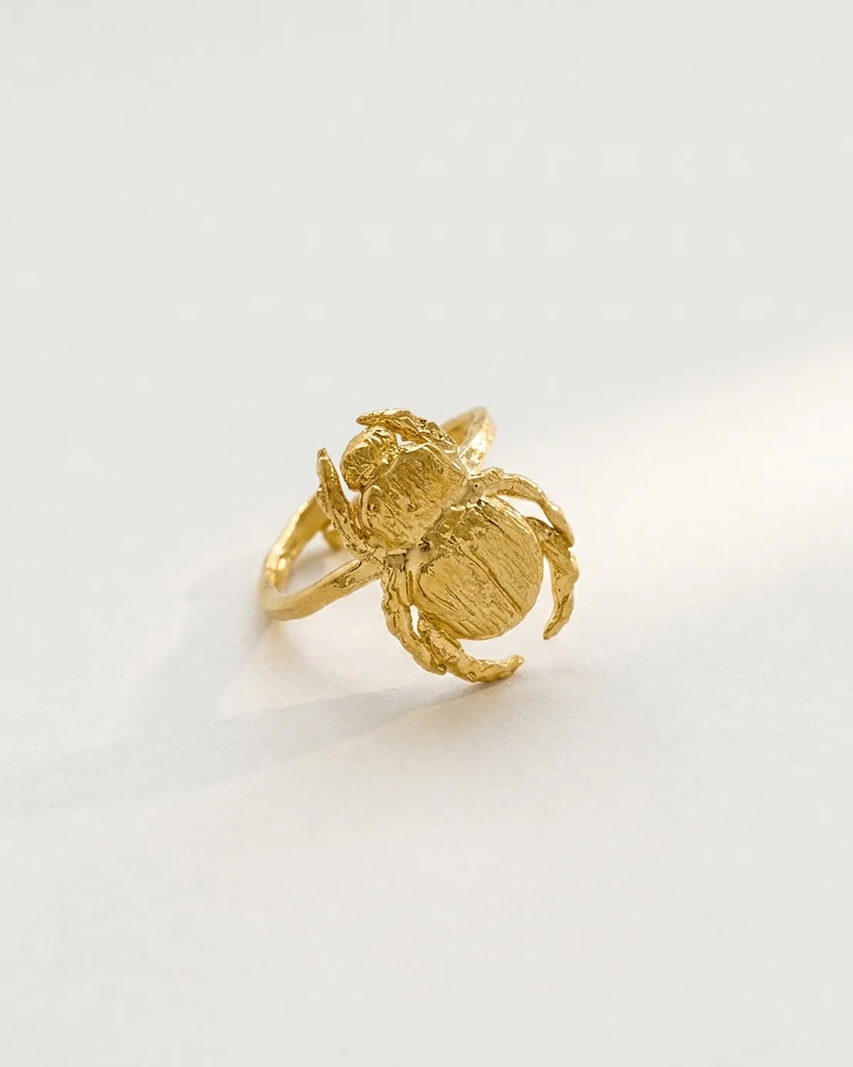 Elise Tsikis Iepa bague scarabée réglable or jaune
