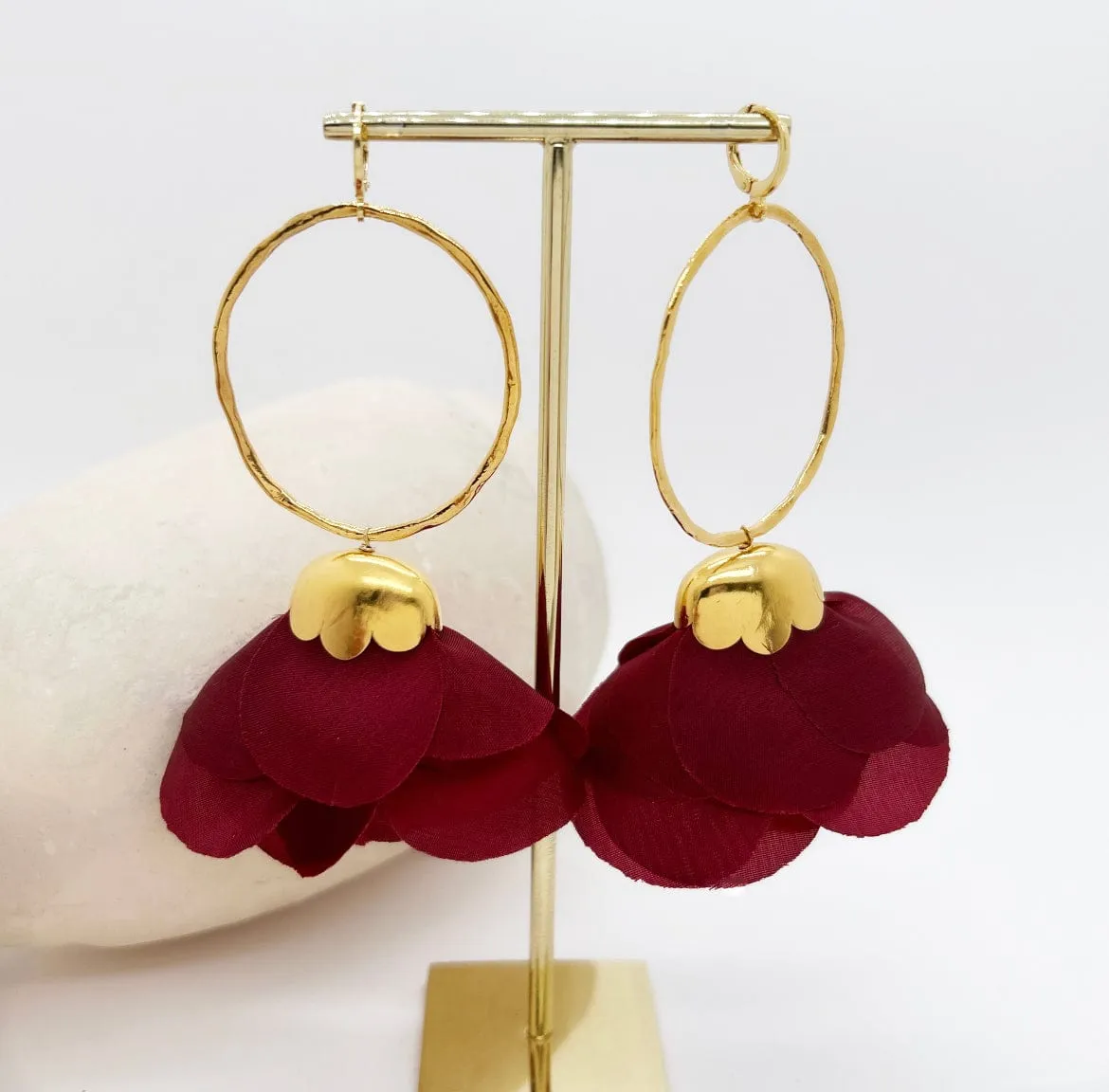 Elise Tsikis Natura boucles d'oreilles pendantes blanc