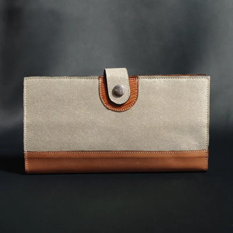 Secret de Cuir portefeuille cuir camel bouton doré GM